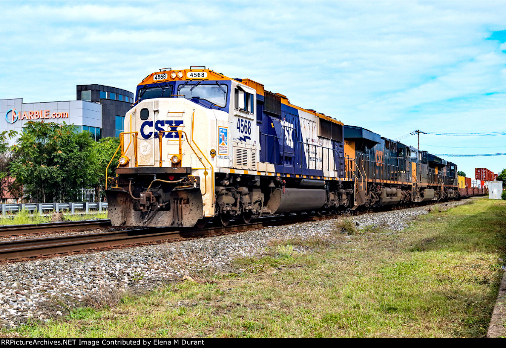 CSX 4568 on I-008